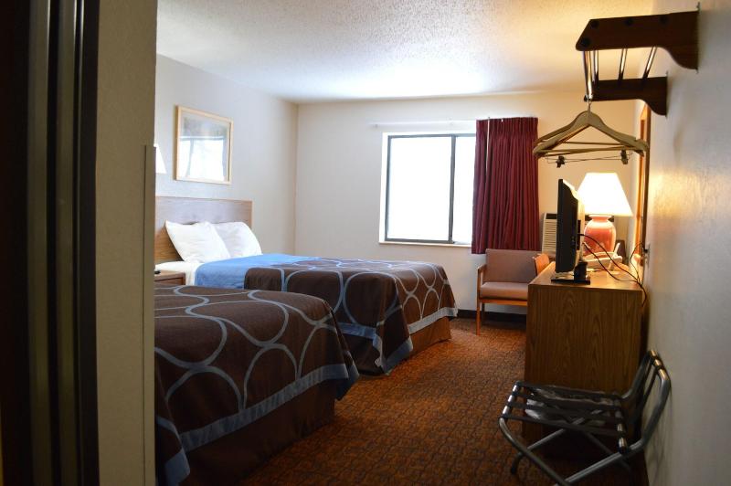 Super 8 by Wyndham Park Rapids image