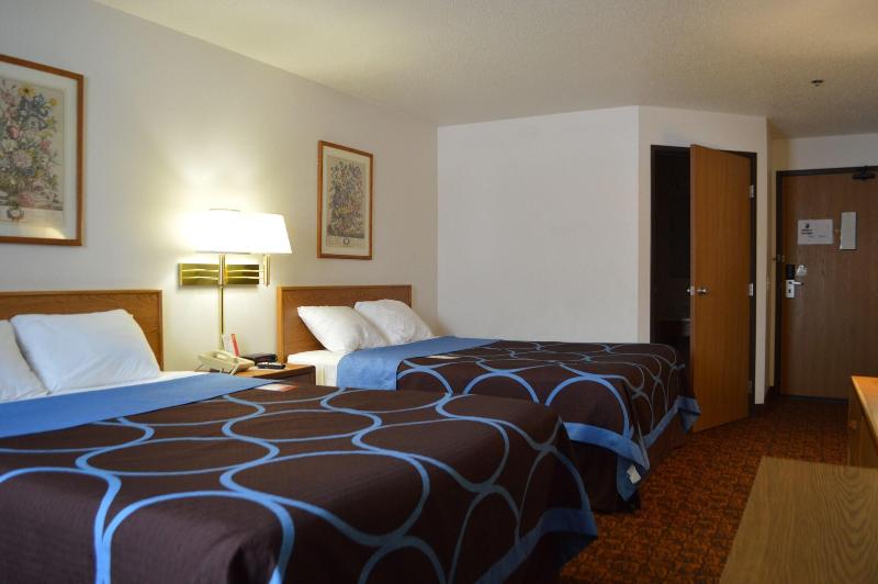 Super 8 by Wyndham Park Rapids image
