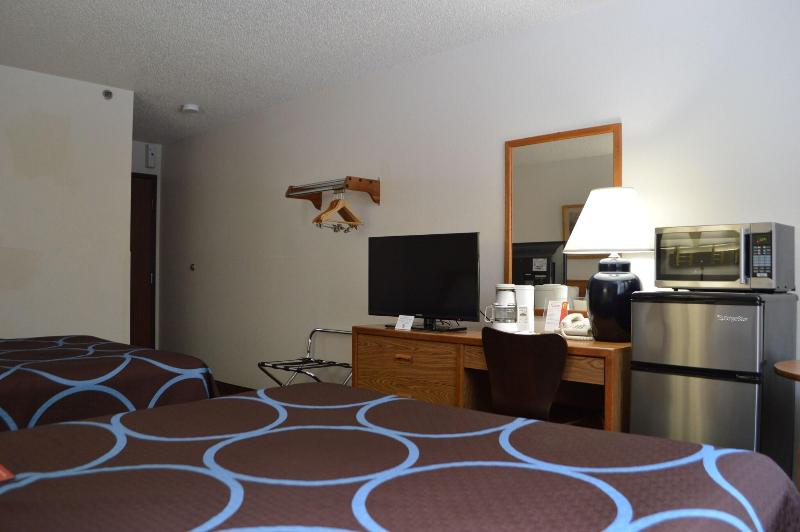 Super 8 by Wyndham Park Rapids image