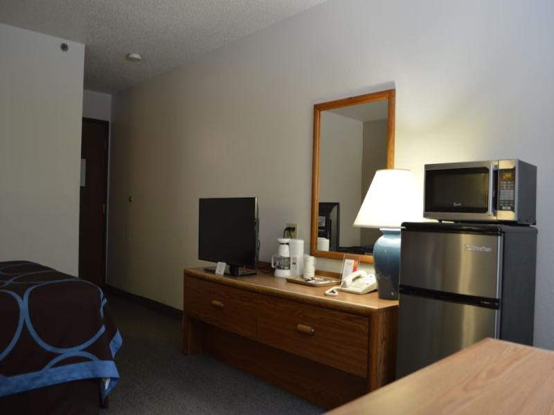 Super 8 by Wyndham Park Rapids image