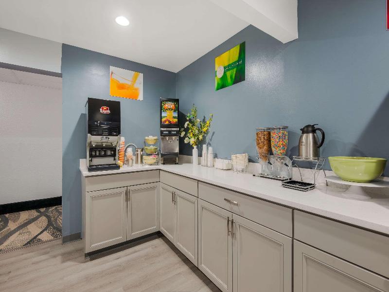 Quality Inn Oneida image