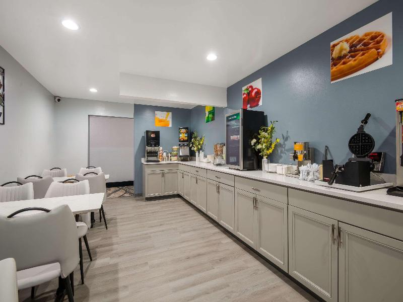 Quality Inn Oneida image