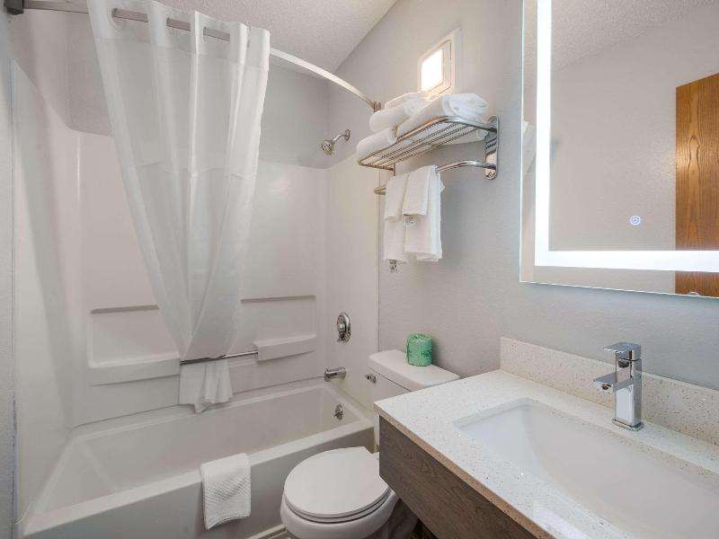 Quality Inn Oneida image