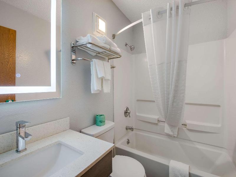 Quality Inn Oneida image