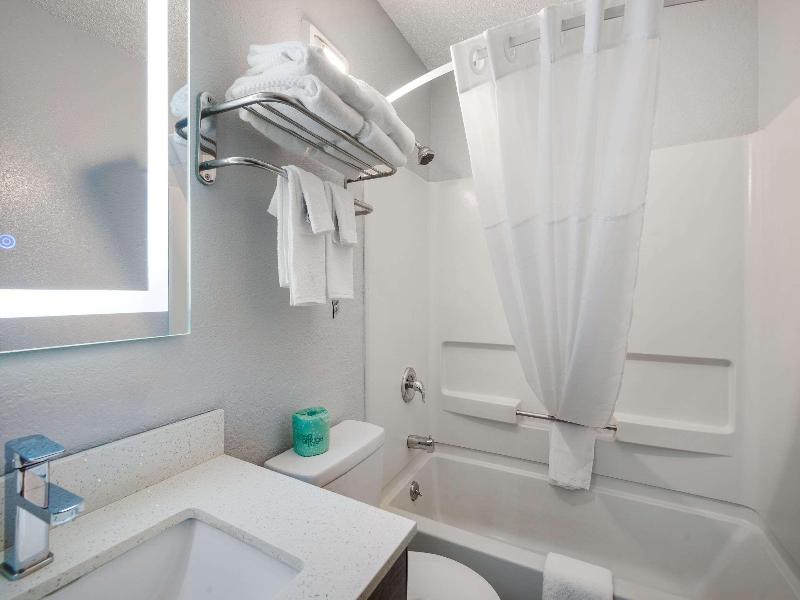 Quality Inn Oneida image