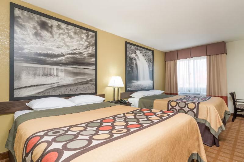 Super 8 by Wyndham Rice Lake image