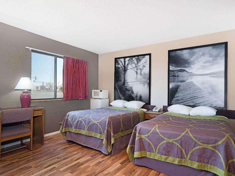 Super 8 by Wyndham Marshall MN image
