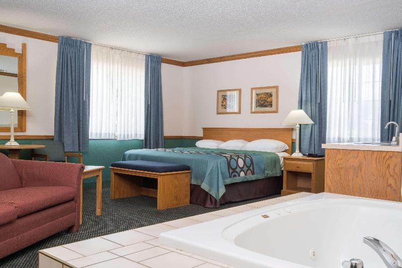 Super 8 by Wyndham Sheldon image