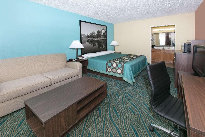 Super 8 by Wyndham Duncan image