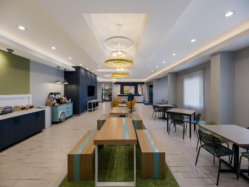 Spark By Hilton Midland South image