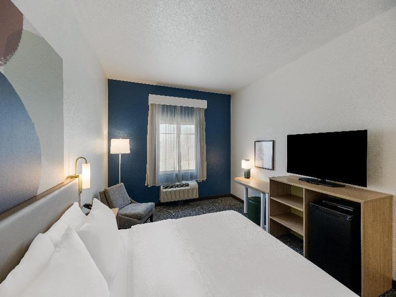 Spark By Hilton Midland South image
