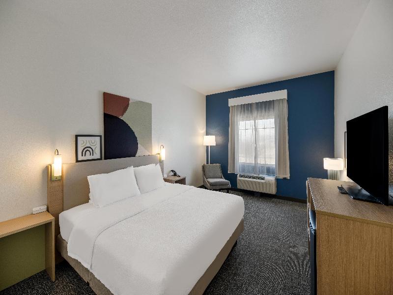 Spark By Hilton Midland South image
