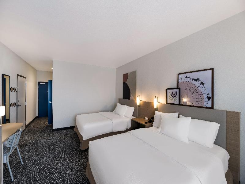 Spark By Hilton Midland South image