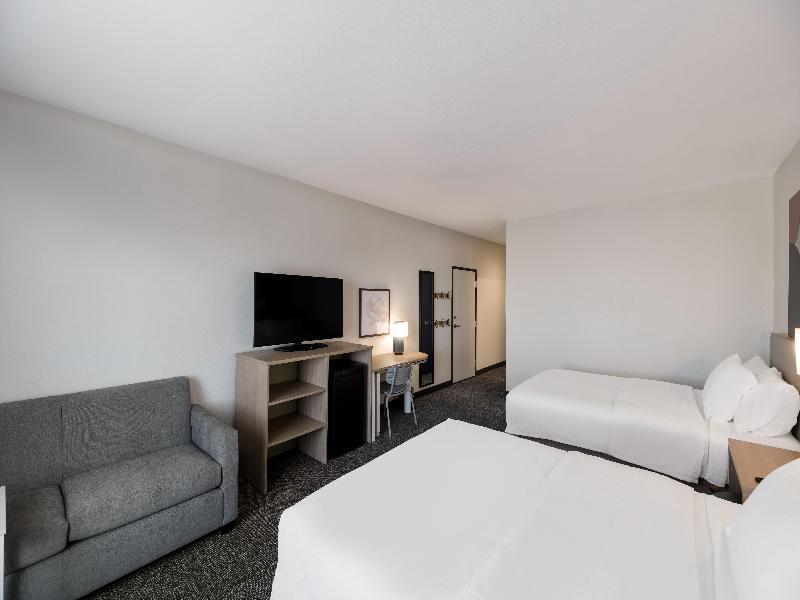 Spark By Hilton Midland South image