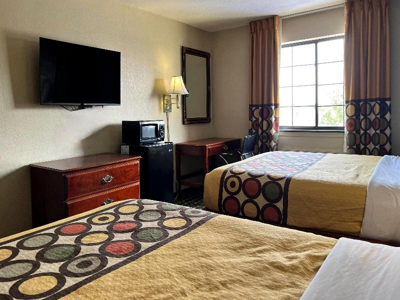 Super 8 By Wyndham Madison/Hanover Area image
