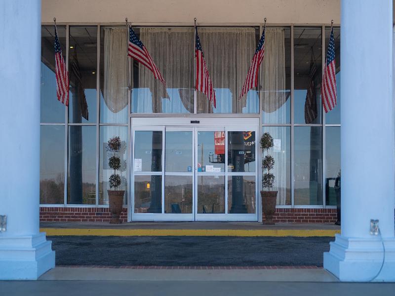 Americas Best Value Inn & Suites Phenix City — general view