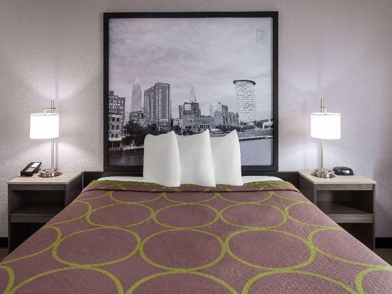 Super 8 by Wyndham Copley Akron image