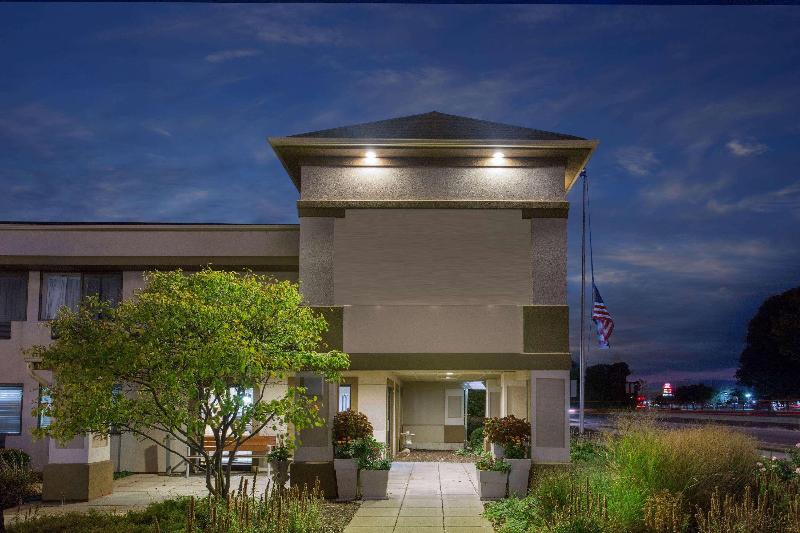 Americinn By Wyndham Beloit image