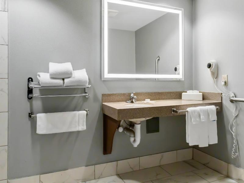 Americinn By Wyndham Beloit image