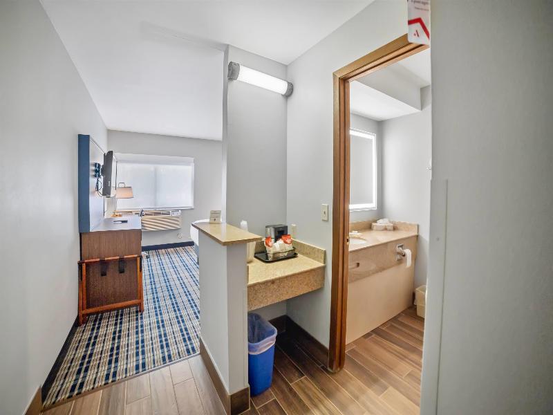 Americinn By Wyndham Beloit image