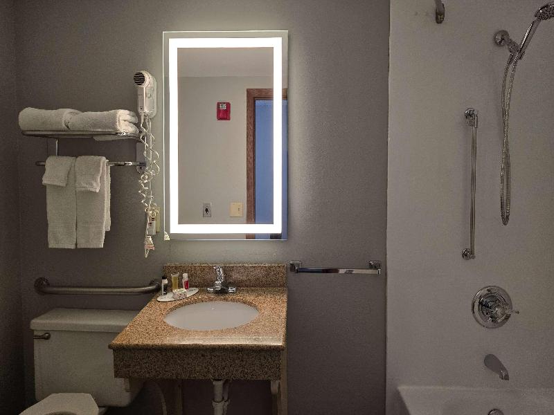 Americinn By Wyndham Beloit image