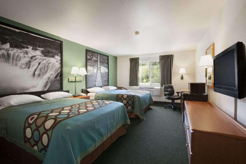 Super 8 by Wyndham Salmon image