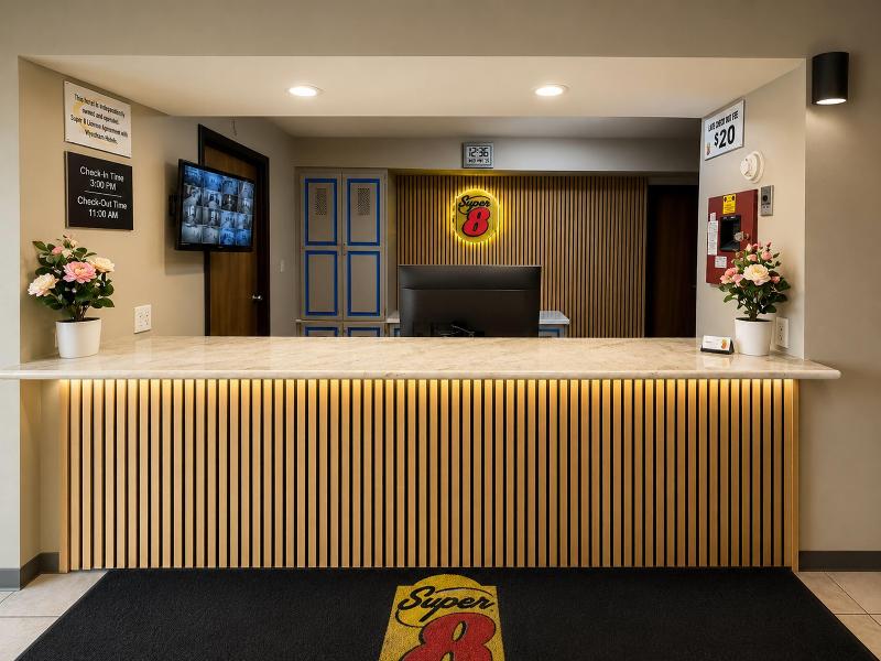 Super 8 by Wyndham Warrenton image