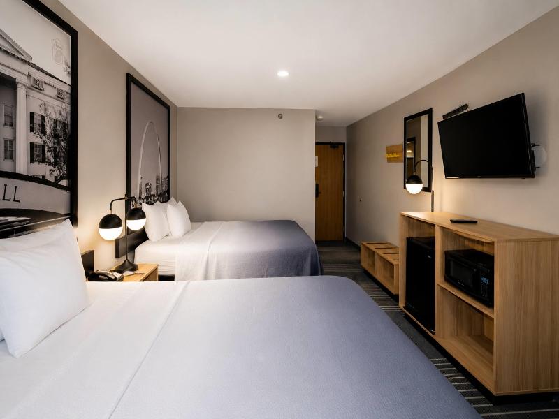 Super 8 by Wyndham Warrenton image