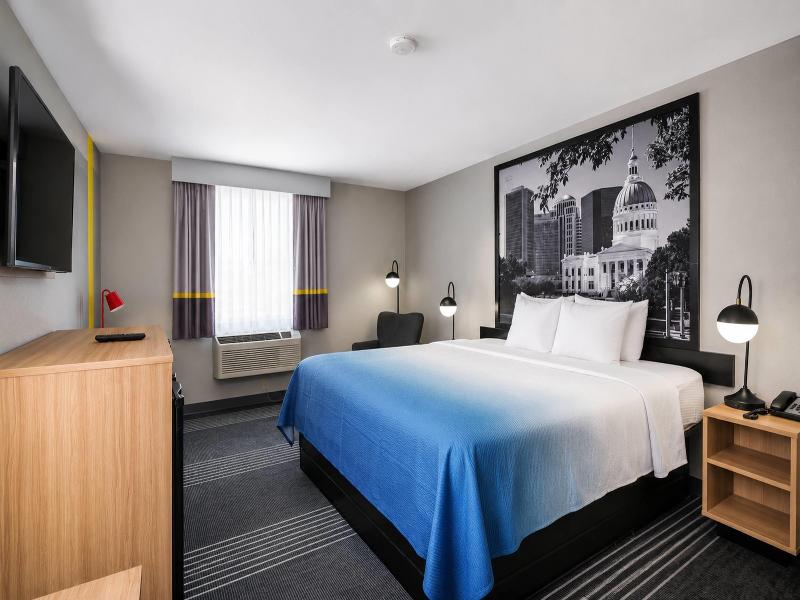 Super 8 by Wyndham Warrenton image