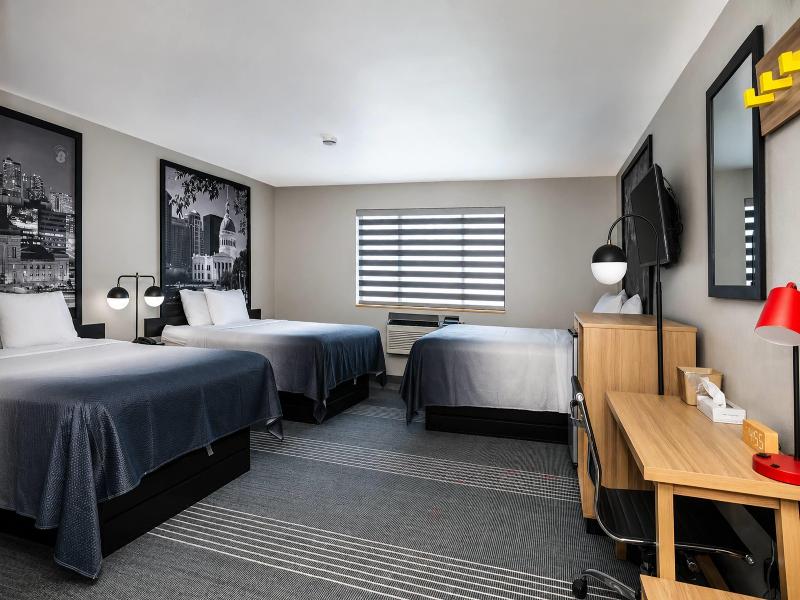 Super 8 by Wyndham Warrenton image