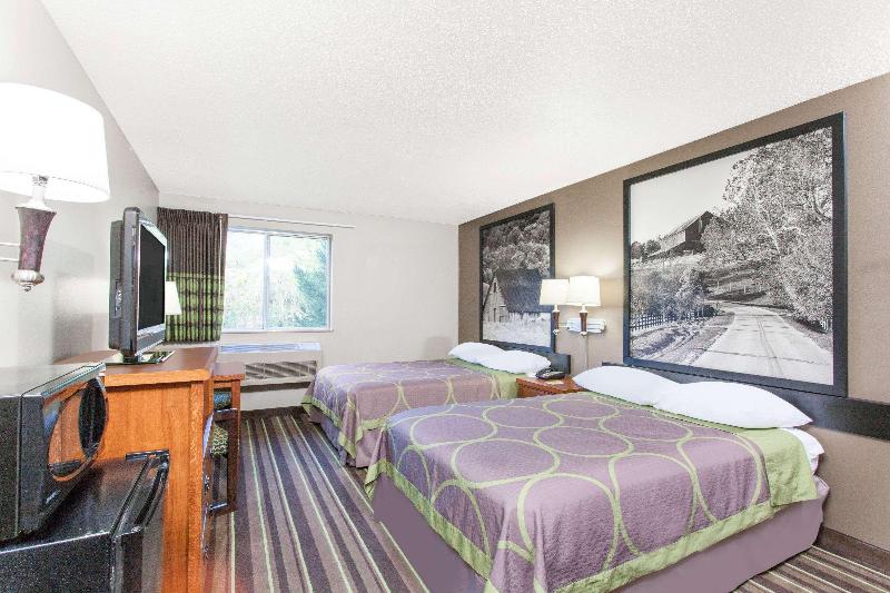 Super 8 by Wyndham Richlands/Claypool Hill Area image 3