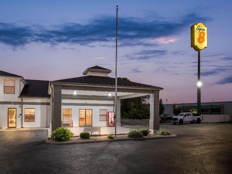 Super 8 By Wyndham Bellefontaine image