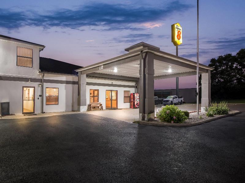 Super 8 By Wyndham Bellefontaine image 4