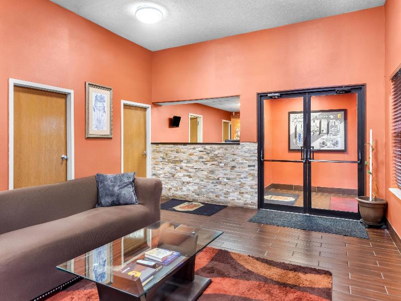 Super 8 By Wyndham Bellefontaine image