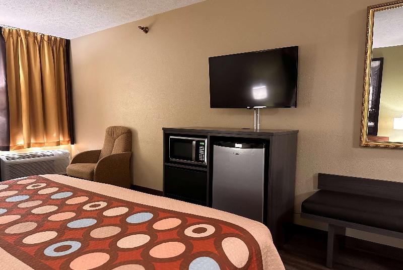 Super 8 By Wyndham Bellefontaine image