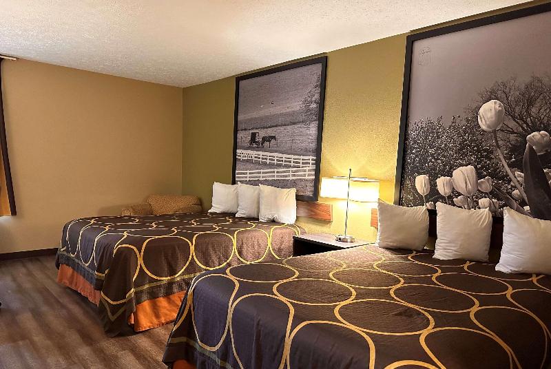 Super 8 By Wyndham Bellefontaine image