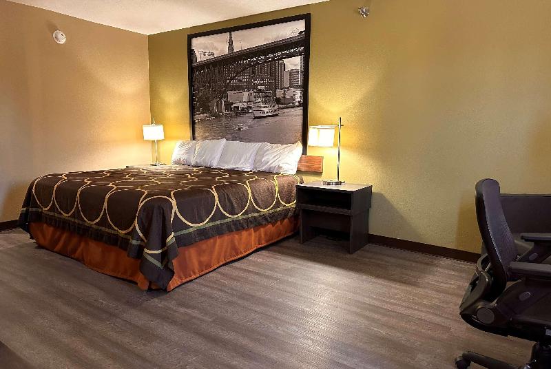 Super 8 By Wyndham Bellefontaine image