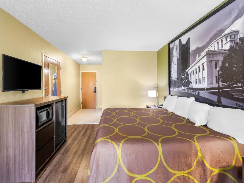 Super 8 By Wyndham Bellefontaine image