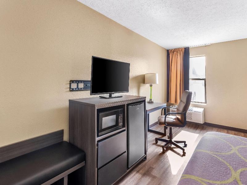 Super 8 By Wyndham Bellefontaine image