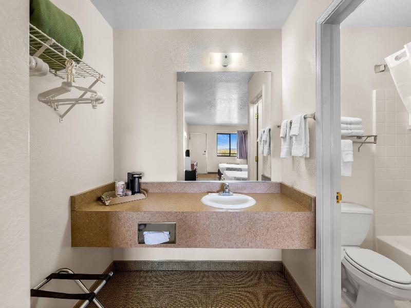 Rodeway Inn Benson AZ image 7