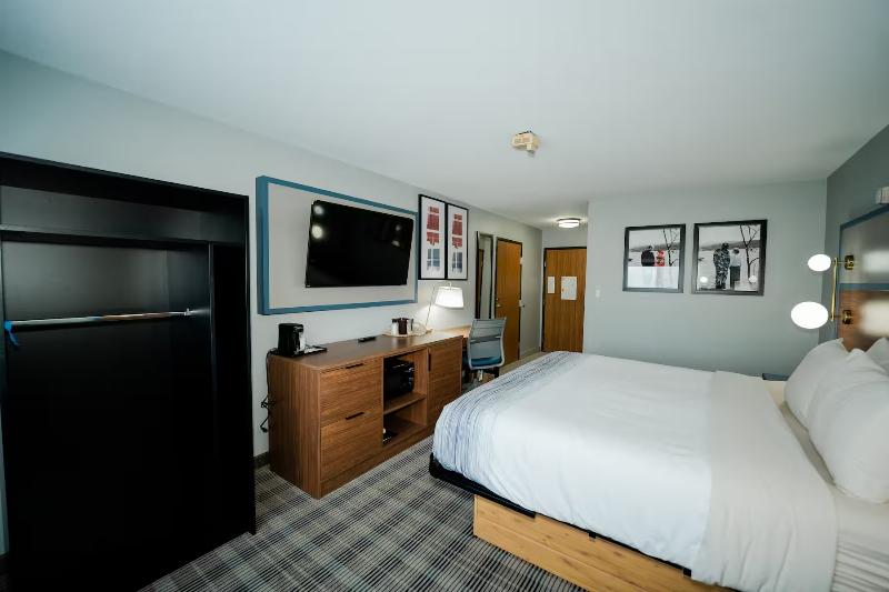 AmericInn by Wyndham Tomahawk image