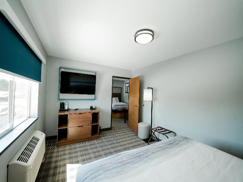AmericInn by Wyndham Tomahawk image