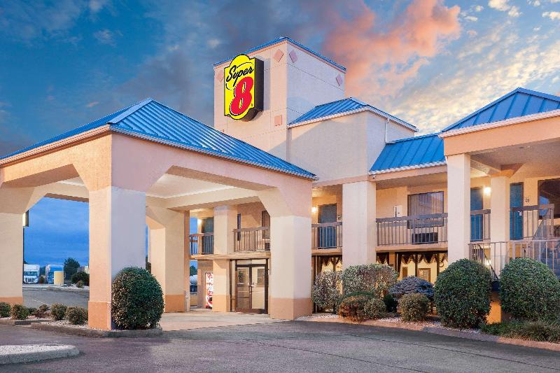Super 8 By Wyndham Bulls Gap Greeneville Area image