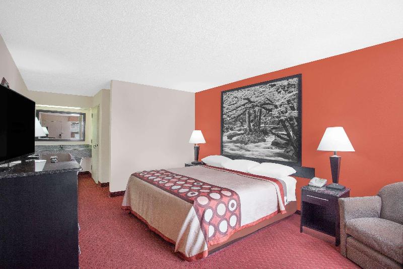 Super 8 By Wyndham Bulls Gap Greeneville Area image