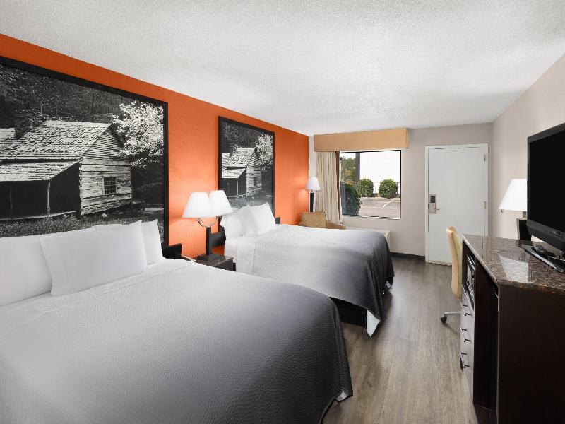 Super 8 By Wyndham Bulls Gap Greeneville Area image