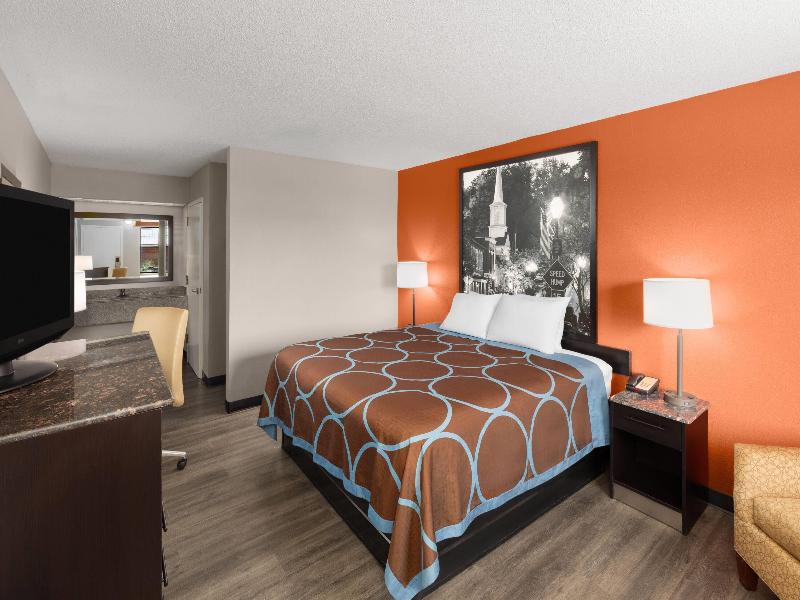 Super 8 By Wyndham Bulls Gap Greeneville Area image