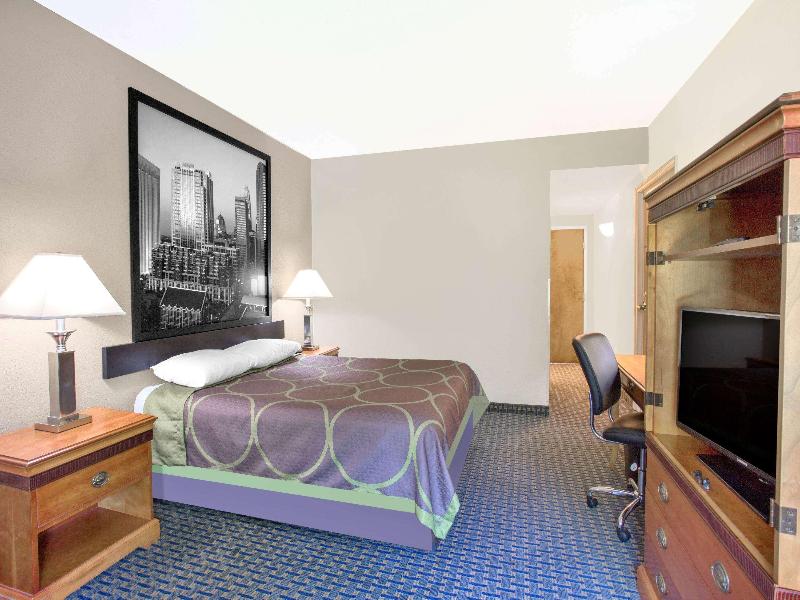 Super 8 by Wyndham Clemmons/Winston-Salem Area image
