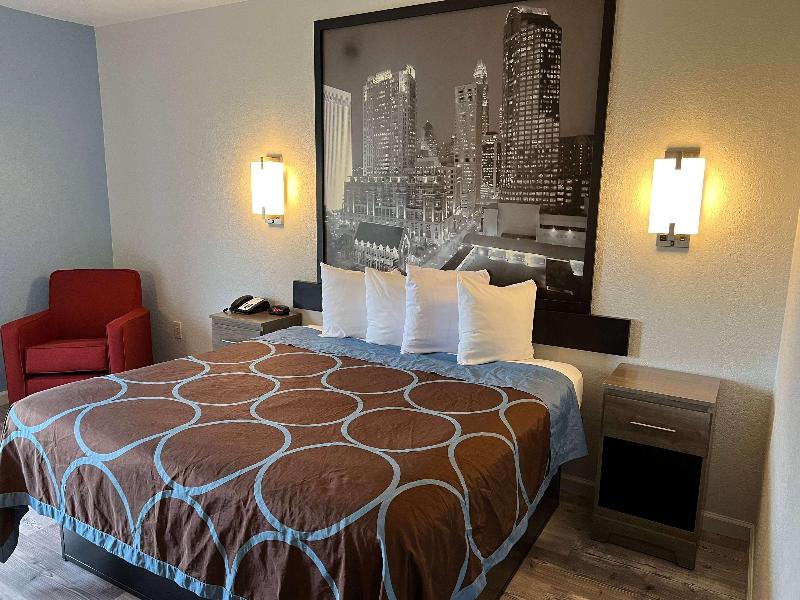 Super 8 by Wyndham Clemmons/Winston-Salem Area image