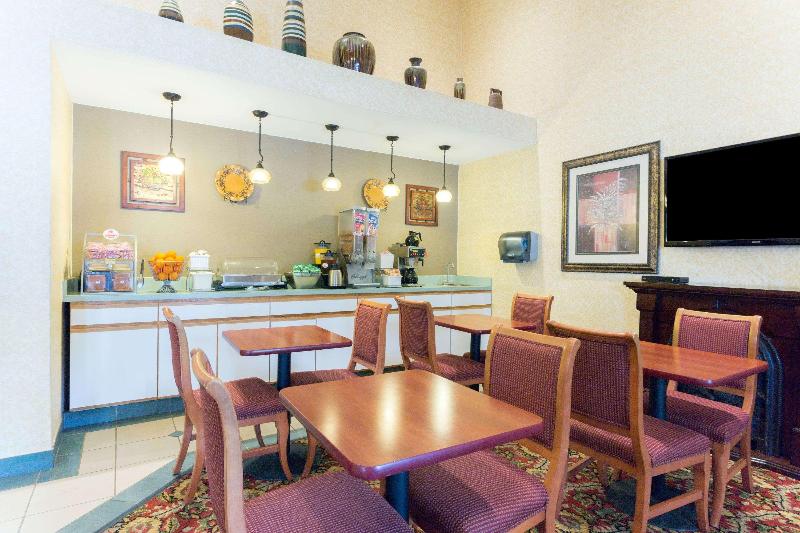 Super 8 by Wyndham Indian Head MD image