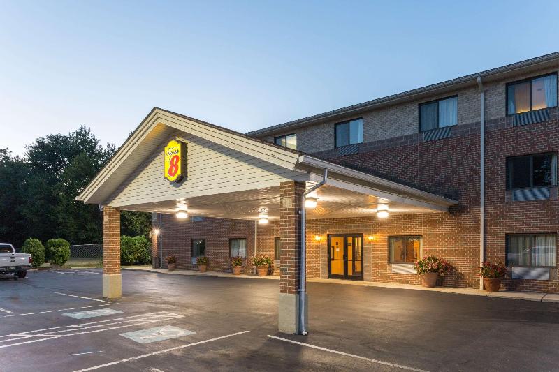 Super 8 by Wyndham Indian Head MD image